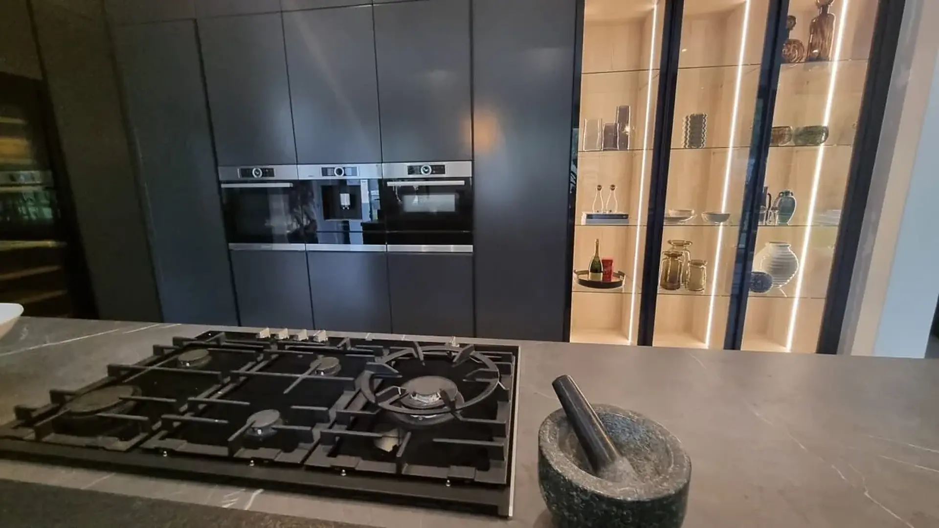 Hyde Park kitchen interior 18
